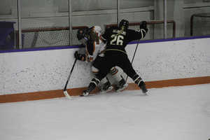 Syracuse tied Minnesota, 2-2, in an exhibition matchup at Tennity Ice Pavilion. The Orange has just three wins this season. 