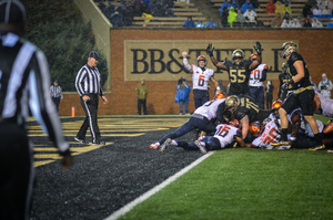 Last year, Wake Forest defeated Syracuse 28-9 at home. Both teams have considerably improved since and will face off this Saturday in the Carrier Dome.