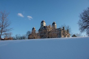 The program teaches students about professional development, such as resume resources and using LinkedIn, as well as more SU-specific pieces of content, such as planning second-year courses and living arrangements.