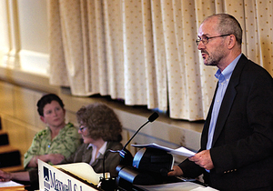 Larry Elin, professor of public communications and University Senate committee chair for Academic Affairs, mentions the Whitepaper outlining changes to the relationship between the Maxwell School of Citzenship and Public Affairs and the College of Arts and Sciences.